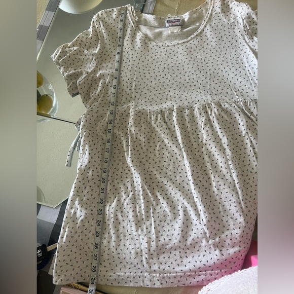 New Addition maternity top. Size large. - Picture 5 of 7